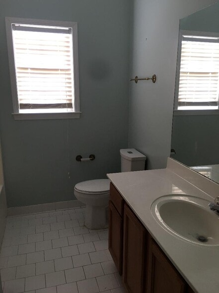 Building Photo - 534 Fielding Ct