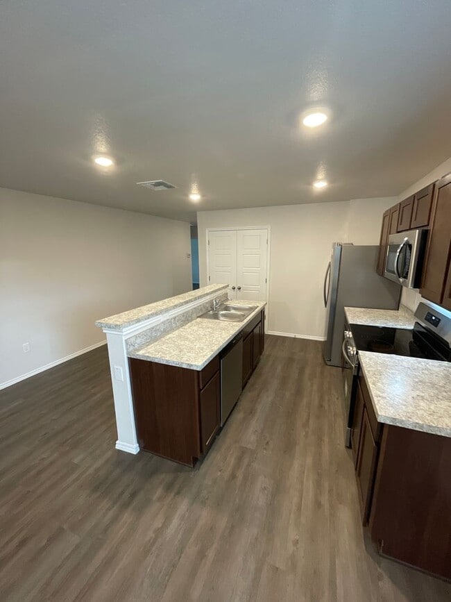 Building Photo - Now Pre-Leasing: Spacious 4-Bedroom, 2-Bath Home Available Soon