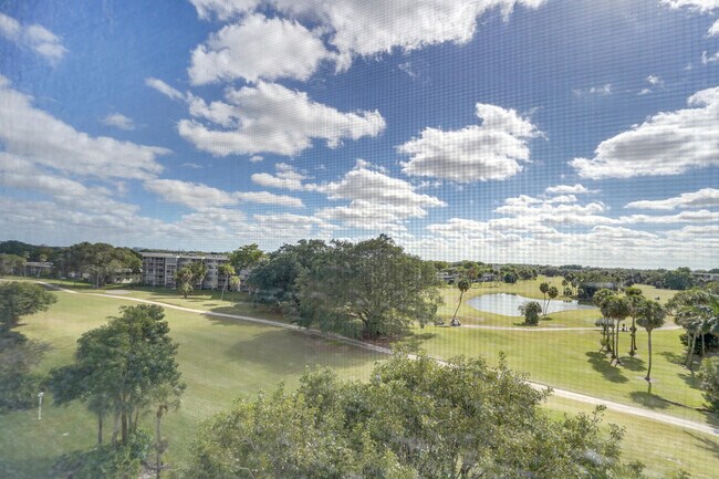 Building Photo - 4114 W Palm Aire Dr