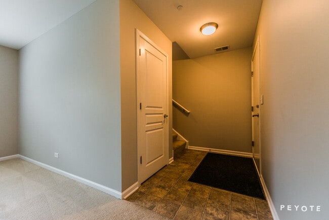 Building Photo - 1252 Evergreen Ave