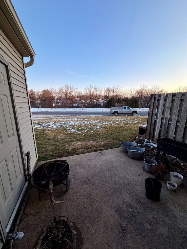 Building Photo - 170 Federal Way