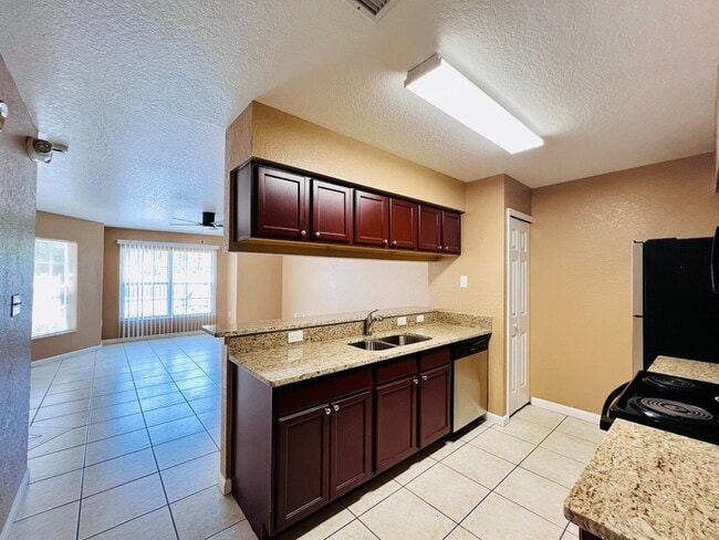 Building Photo - Completely Renovated 3 Bed 2 Bath Condo