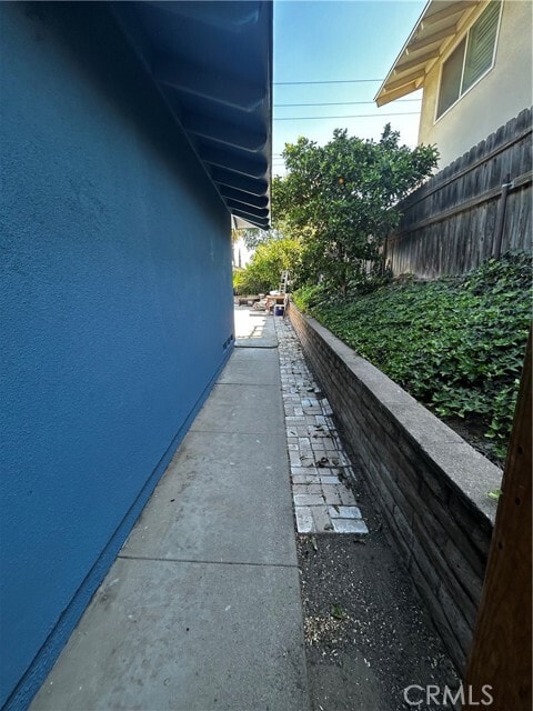 Building Photo - 717 Serpentine Dr