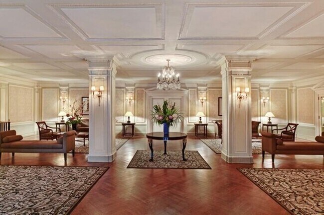 Building Photo - 225 Central Park West