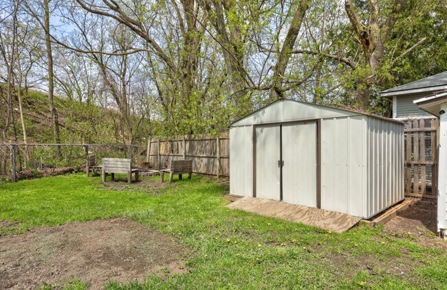 Building Photo - Spacious 4 Bed / 1 Bath Home in Carrollton Township!