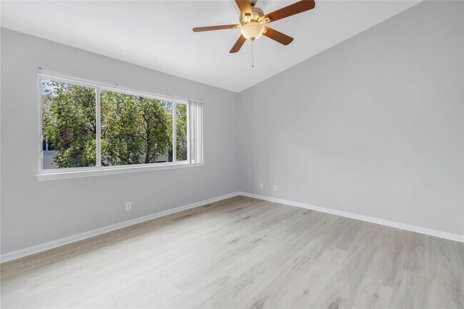 Building Photo - 9968 NW 57th Manor