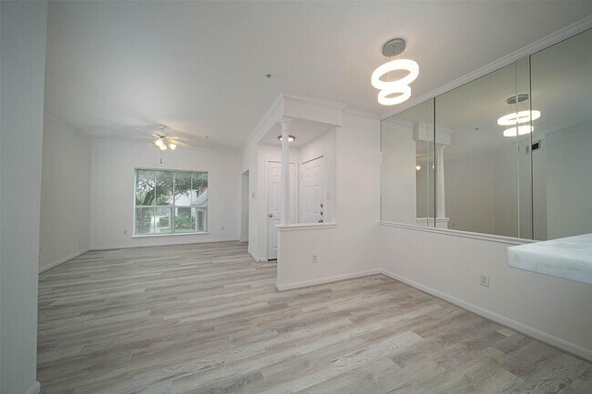 Building Photo - 1330 Old Spanish Trl