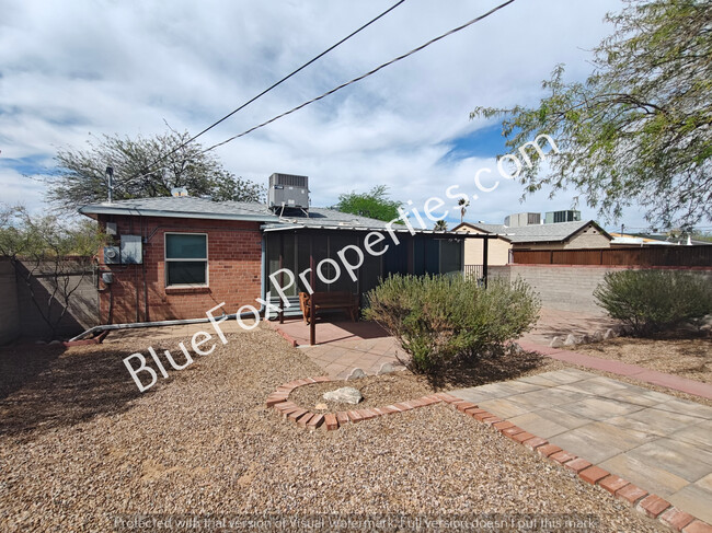 Building Photo - 1510 E Silver St
