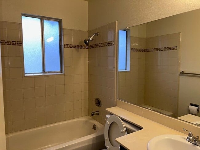 Building Photo - 4344003/41T