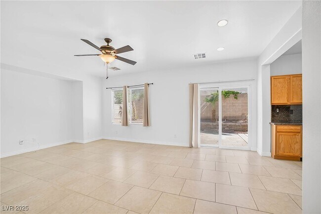 Building Photo - 2872 Strathallan Ave