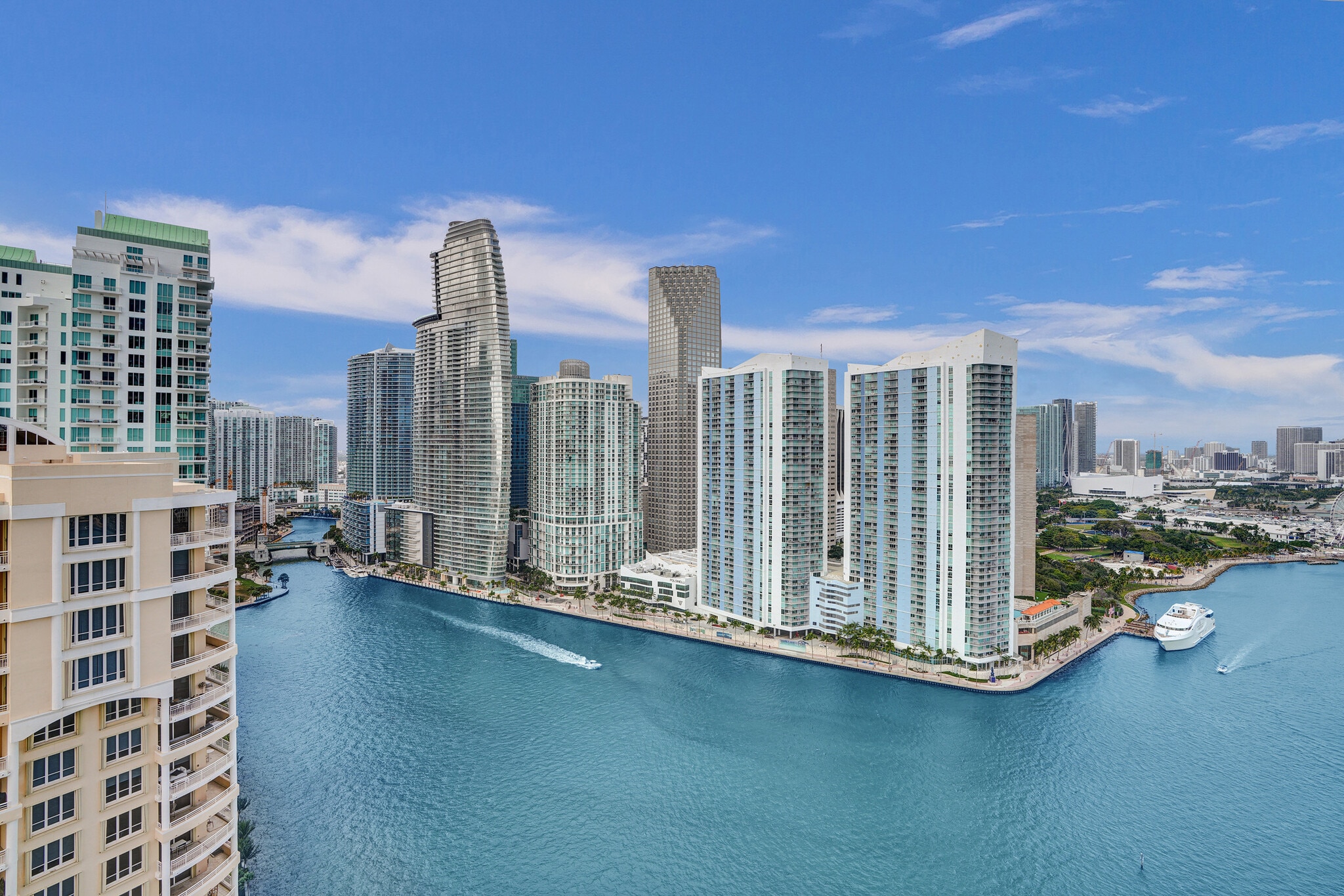 Building Photo - 848 Brickell Key Dr