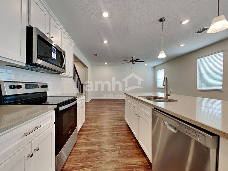Building Photo - 76 Davila Ct