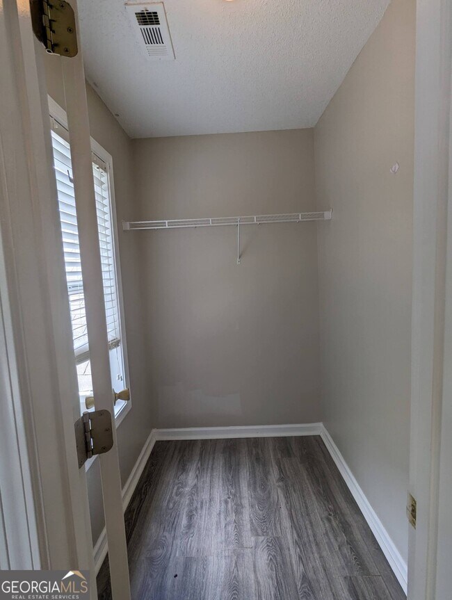 Building Photo - 6857 Mahonia Pl