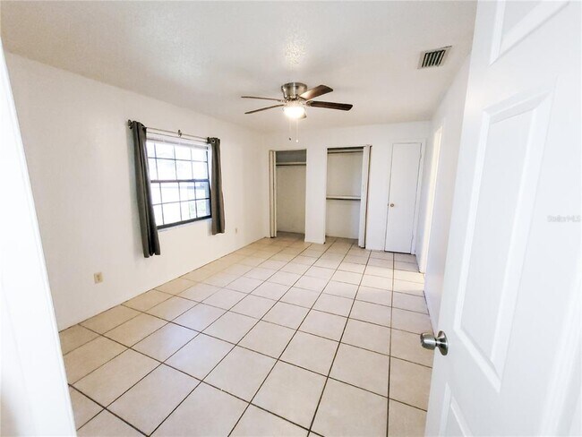 Building Photo - 968 Sunshine Way SW