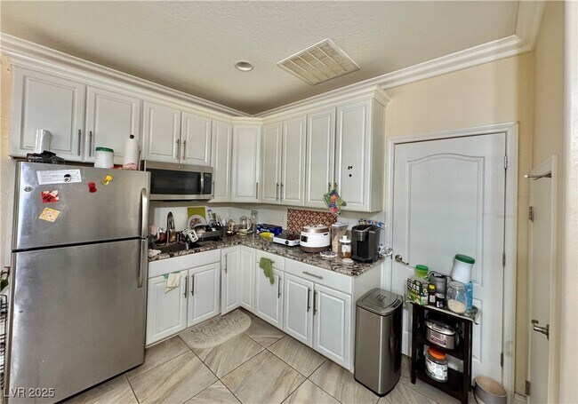 Building Photo - 3369 Graceful Orchid St