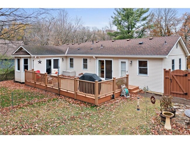 Building Photo - 15803 Sunset Rd