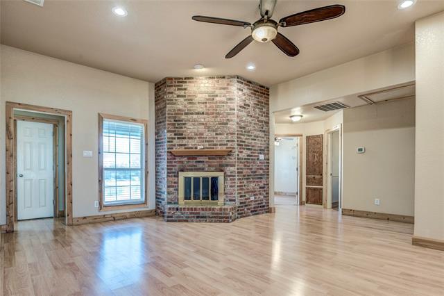 Building Photo - 422 FM 6