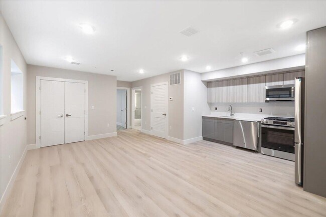 Primary Photo - 526 64th St