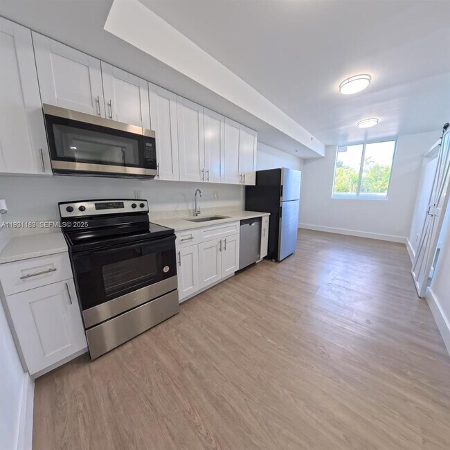 Building Photo - 1620 NW 18th St