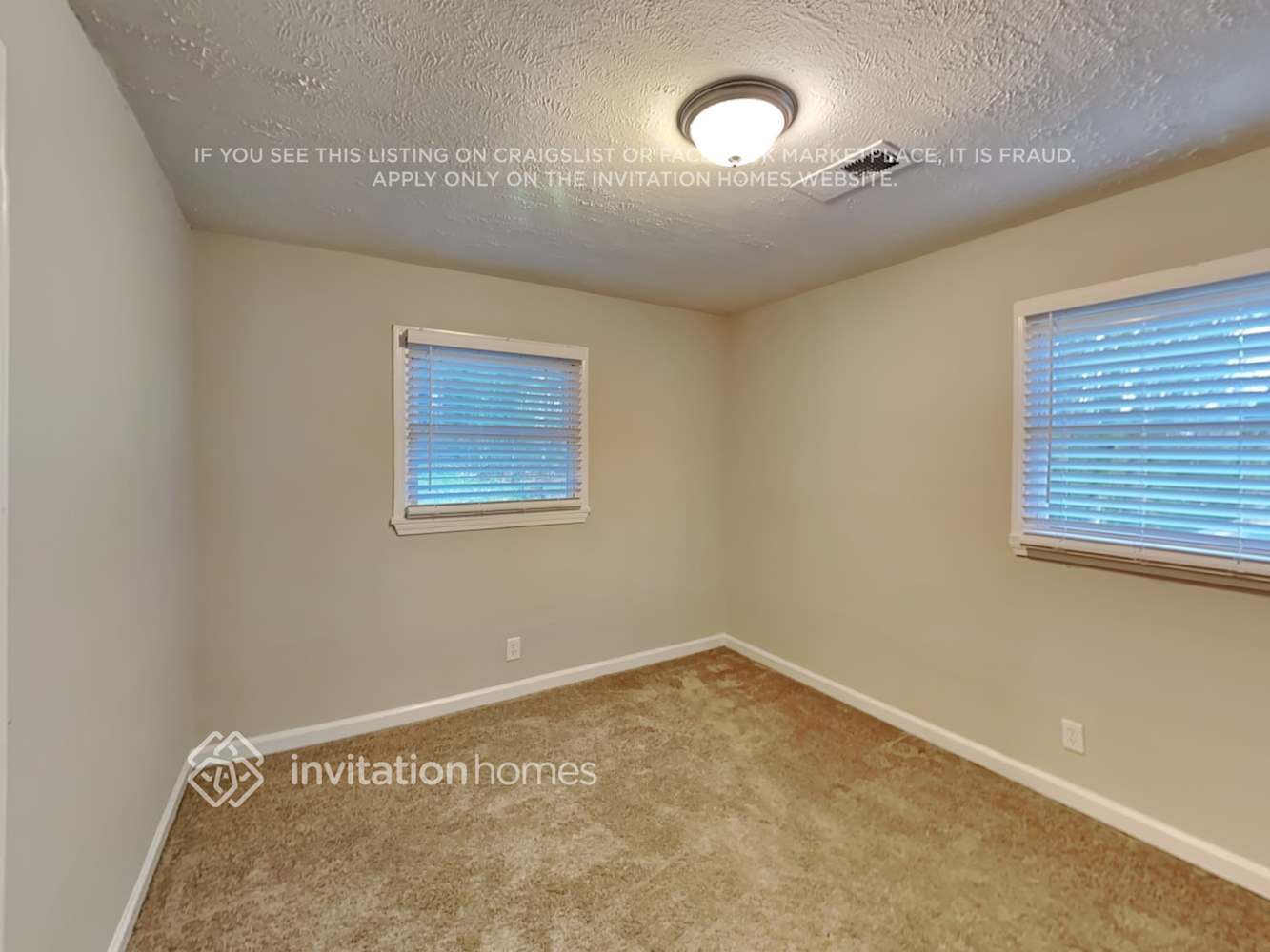 Building Photo - 300 Banberry Dr SE
