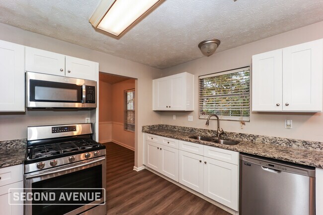 Building Photo - 6614 Rebecca Lou Ln