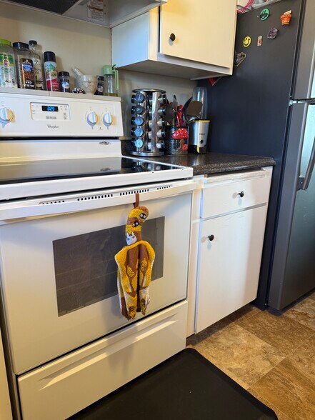 Building Photo - 2223 E Joseph Ave