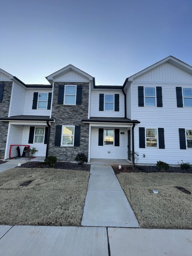 Primary Photo - 2 bd 2.5 ba townhome