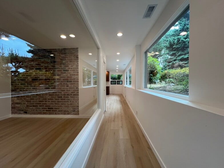 Building Photo - 4204 85th Ave SE