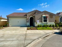 Building Photo - $2,450 Locan & Ashlan 3 Bedroom - Ashlan a...