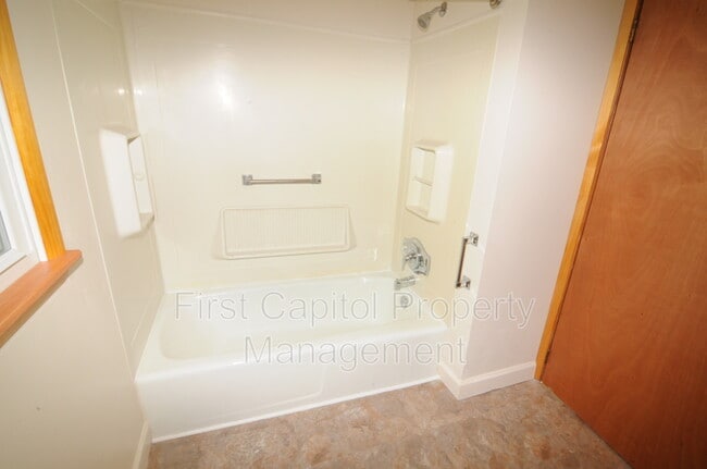 Building Photo - 47 W Hanover St