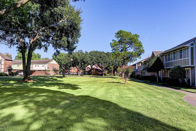 Building Photo - 10458 Hammerly Blvd