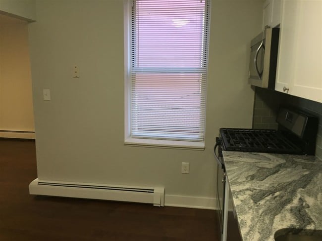 Building Photo - 787 Summit Ave