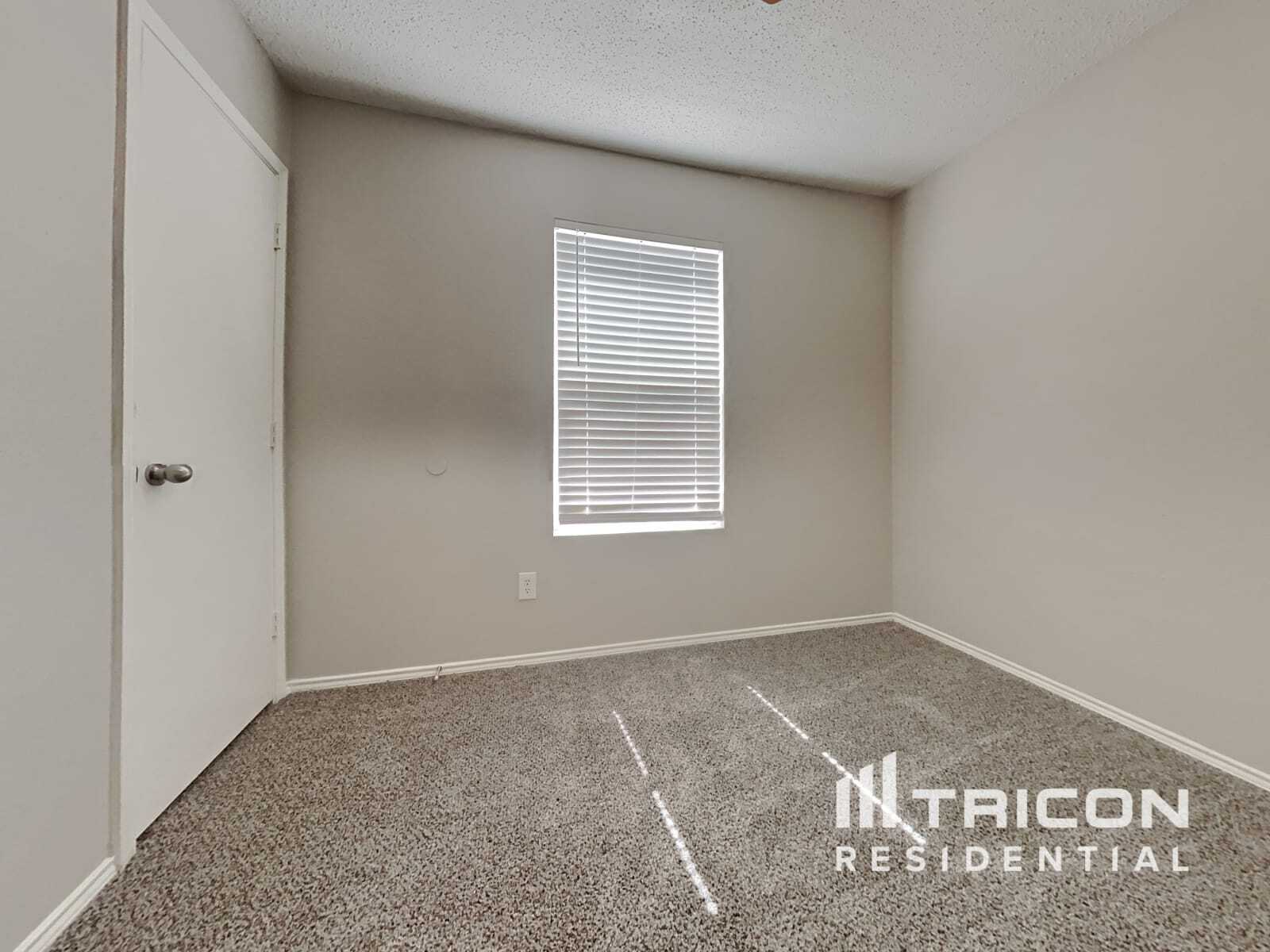 Building Photo - 104 Scarlet View