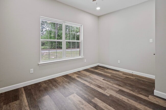 Building Photo - 2 Bed / 1 Bath Duplex for Rent – $1,400/Month