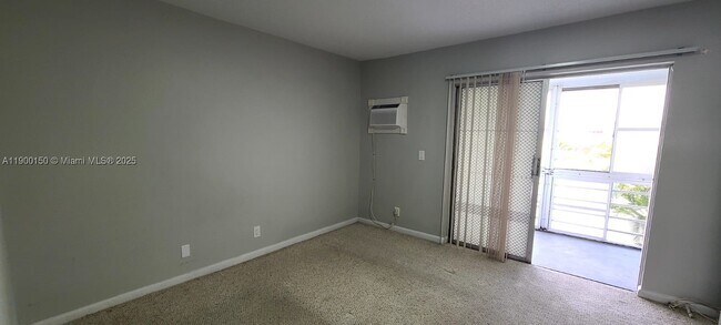 Building Photo - 92 Berkshire D