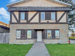 Building Photo - 104 S Beechtree St