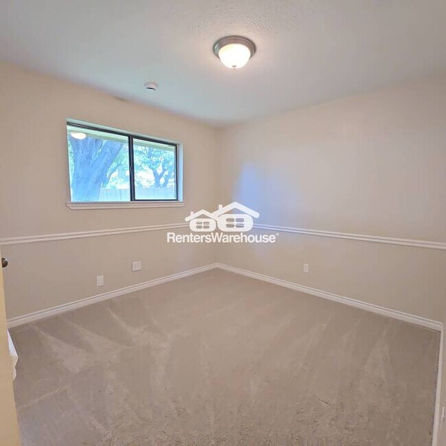 Building Photo - FOR RENT - MOVE IN READY - 3BEDS 2BATHS