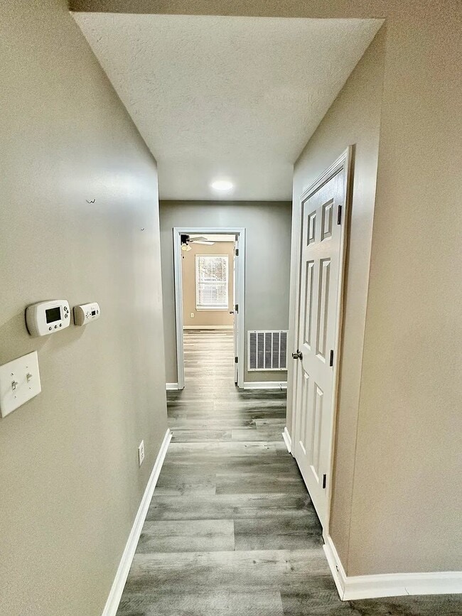 Building Photo - 13389 Kimberlite Dr