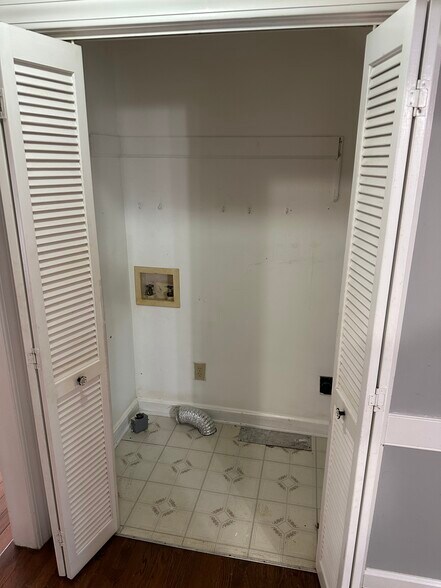 Building Photo - 2500 Saint Christopher Cir SW