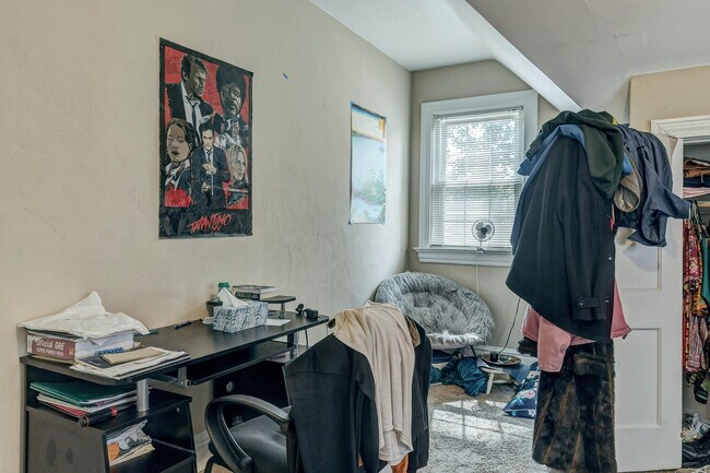 Building Photo - 6415 Cates Ave