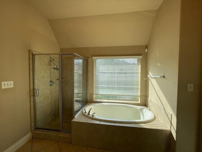 Building Photo - 6706 Aqua Falls
