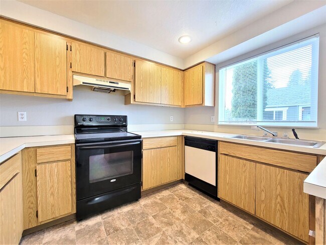Building Photo - Charming 3 Bed/ 1.5 Bath Home Available in Lake Stevens