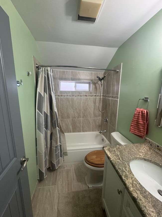 Building Photo - 308 Garnet St