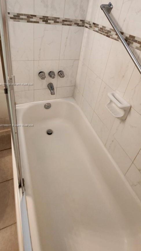 Building Photo - 2905 Point E Dr