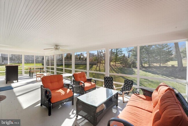 Building Photo - 7001 Arbor Ln