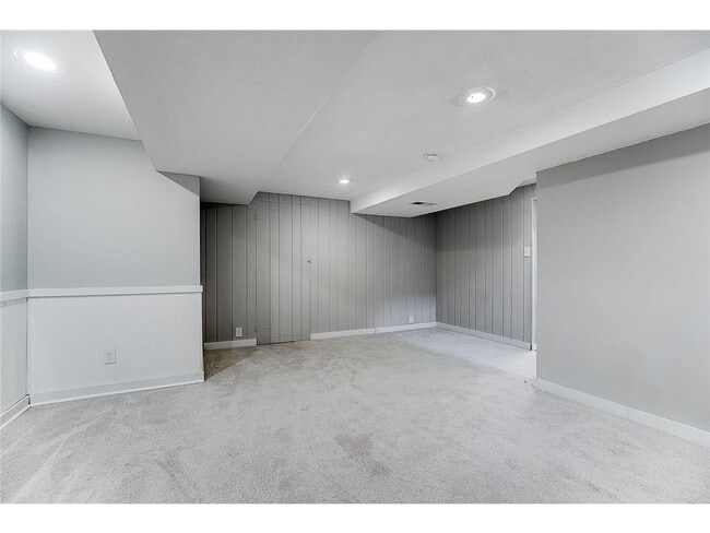 Building Photo - 1588 W Highland Pkwy
