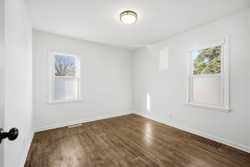 Building Photo - 4620 4th Ave S