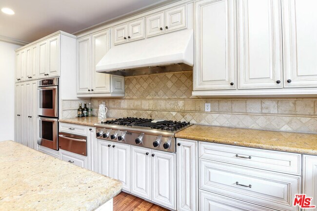 Building Photo - 16790 Marquez Ave