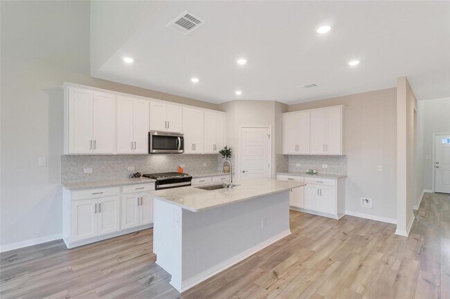 Building Photo - 17608 Pepperwood Cv
