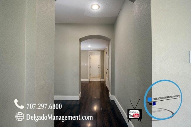 Building Photo - Benicia! Large 3 bd/2 bath